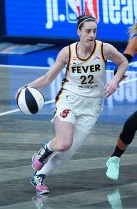 INDIANAPOLIS, IN - JUNE 16: Indiana Fever guard Caitlin Clark (22) brings the ball up against the Toronto Tempo on June 16, 2026, at Gainbridge Fieldhouse in Indianapolis, Indiana. (Photo by Brian Spurlock Icon Sportswire) WNBA, Basketball Damen, USA JUN 16 Toronto Tempo at Indiana Fever EDITORIAL USE ONLY Icon2606163