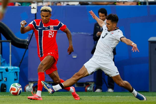Norway midfielder Antonio Nusa left and Iraq defender Hussein Ali in action during the second half of their FIFA World Cup, WM, Weltmeisterschaft, Fussball match at Gillette Stadium in Foxborough, Massachusetts, on Tuesday, June 16, 2026.  BOP20260616022 CJxGUNTHER