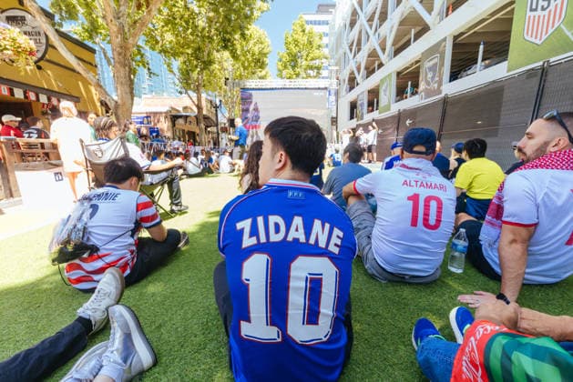 June 16, 2026, San Jose, California, USA: San Jose, USA - June 16 2026: Football fans watch France play Senegal at a fan zone at San Pedro Square Market San Jose USA - ZUMAp121 20260616_zsp_p121_004 Copyright: xChrisxPutnamx