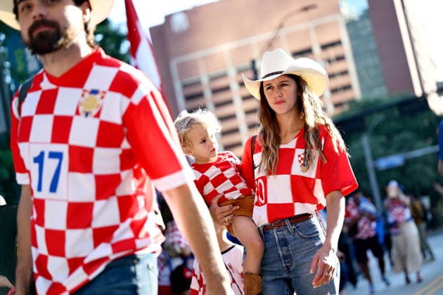 Dallas, 160626. Numerous Croatian fans gathered at the American-Croatian Friendship Parade, which started from Civic Garden to Ferris Plaza. The event was organized before the match of the Croatian national football team. Photo: Boris Kovacev CROPIX Copyright: xxBorisxKovacevx navijaci_dallas30-160626