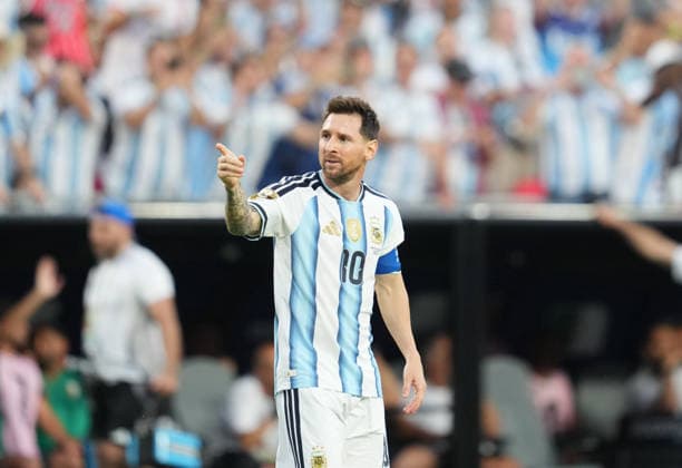 Lionel Andres Messi (Argentina) scores and celebrates his teams first goal during Argentina and Algeria, Group J FIFA World Cup, WM, Weltmeisterschaft, Fussball 2026, Kansas Stadium, Kansas, United States on June 16, 2026. Thor Wegner DeFodi Images. (Photo by DeFodi Images) -
