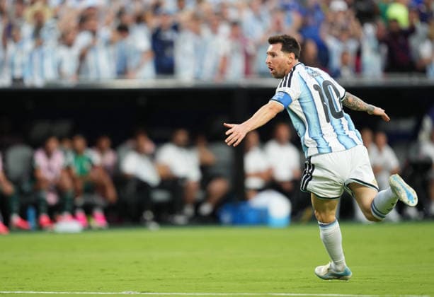 Lionel Andres Messi (Argentina) scores and celebrates his teams first goal during Argentina and Algeria, Group J FIFA World Cup, WM, Weltmeisterschaft, Fussball 2026, Kansas Stadium, Kansas, United States on June 16, 2026. Thor Wegner DeFodi Images. (Photo by DeFodi Images) -