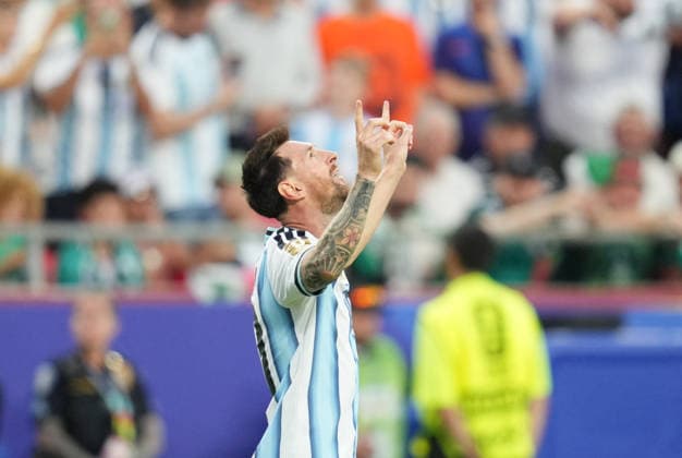 Lionel Andres Messi (Argentina) scores and celebrates his teams first goal during Argentina and Algeria, Group J FIFA World Cup, WM, Weltmeisterschaft, Fussball 2026, Kansas Stadium, Kansas, United States on June 16, 2026. Thor Wegner DeFodi Images. (Photo by DeFodi Images) -