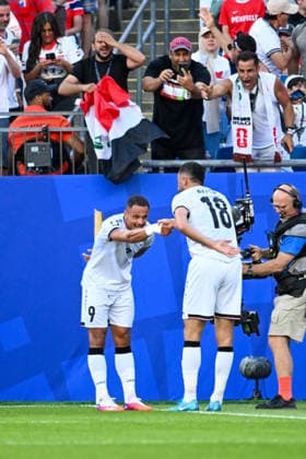 June 16, 2026, Boston, Ma, USA: Iraq forward Ali al-Hamadi (9) and Iraq forward Ayman Hussein (18) celebrate i18 goal in the first half during FIFA World Cup, WM, Weltmeisterschaft, Fussball match between Iraq and Norway at Boston Stadium Boston USA - ZUMAc268 20260616_zsp_c268_009 Copyright: xJamesxPatrickxCooperx