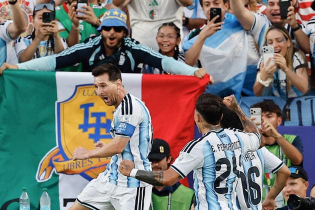 Lionel Messi of Argentina celebrates a goal during the FIFA World Cup, WM, Weltmeisterschaft, Fussball 2026 group stage match Argentina against Algeria at Arrowhead stadium in Kansas, United States, 16 June 2026. FIFA World Cup 2026 - Group J - Argentina vs Algeria !ACHTUNG: NUR REDAKTIONELLE NUTZUNG!  Copyright: xJuanxIgnacioxRoncoronix GR3124 20260617-55020616646_1