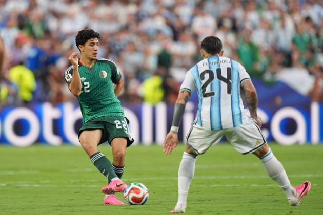 Argentina v Algeria - FIFA World Cup, WM, Weltmeisterschaft, Fussball 2026 - Group J KANSAS CITY, UNITED STATES - JUNE 16: Ibrahim Maza of Algeria in action against Enzo Fernandez of Argentina during the 2026 FIFA World Cup First Stage Group J match between Argentina and Algeria at Arrowhead Stadium (Kansas City Stadium) in Kansas City, Missouri, United States on June 16, 2026. Hakan Akgun Anadolu Missouri United States. Editorial use only. Please get in touch for any other usage.  Copyright: x2026xAnadoluxHakanxAkgunx