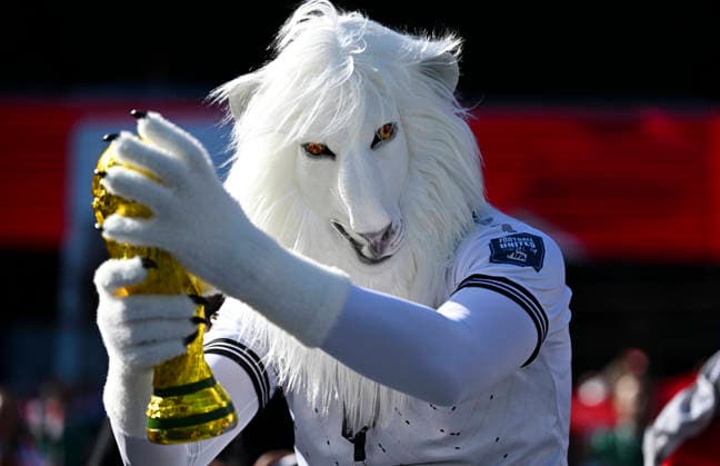 (260617) -- BOSTON, June 17, 2026 -- A fan of Iraq is seen before the group I match between Norway and Iraq at the FIFA World Cup, WM, Weltmeisterschaft, Fussball 2026 at Boston Stadium in Boston, the United States, June 16, 2026. ) (SP)U.S.-BOSTON-FOOTBALL-FIFA WORLD CUP-GROUP I-NOR VS IRQ ChenxYichen 