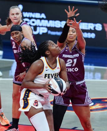 INDIANAPOLIS, IN - JUNE 16: Indiana Fever forward Aliyah Boston (7) goes up for a shot against Toronto Tempo forward Isabelle Harrison (21) on June 16, 2026, at Gainbridge Fieldhouse in Indianapolis, Indiana. (Photo by Brian Spurlock Icon Sportswire) WNBA, Basketball Damen, USA JUN 16 Toronto Tempo at Indiana Fever EDITORIAL USE ONLY Icon26061627