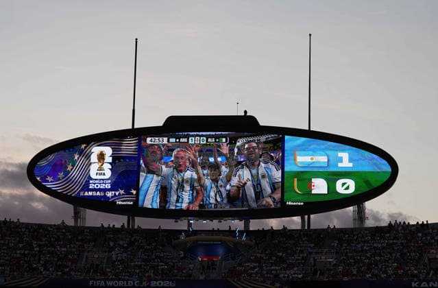Argentina fans (Argentina) looks on during Argentina and Algeria, Group J FIFA World Cup, WM, Weltmeisterschaft, Fussball 2026, Kansas Stadium, Kansas, United States on June 16, 2026. Thor Wegner DeFodi Images. (Photo by DeFodi Images) -