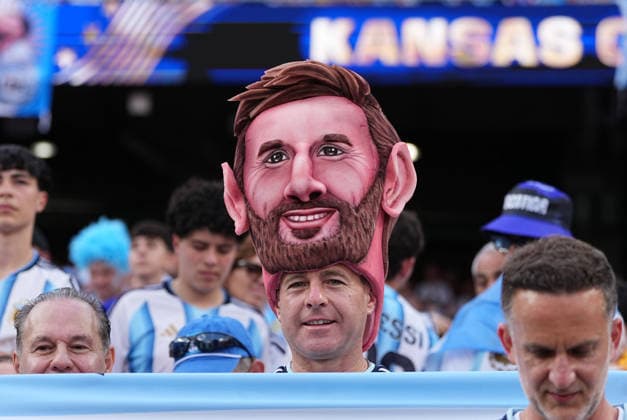 Argentina fans (Argentina) looks on during Argentina and Algeria, Group J FIFA World Cup, WM, Weltmeisterschaft, Fussball 2026, Kansas Stadium, Kansas, United States on June 16, 2026. Thor Wegner DeFodi Images. (Photo by DeFodi Images) -