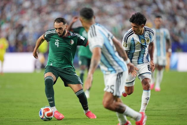 Argentina v Algeria - FIFA World Cup, WM, Weltmeisterschaft, Fussball 2026 - Group J KANSAS CITY, UNITED STATES - JUNE 16: Lisandro Martínez of Argentina in action against Amine Gouiri of Algeria during the 2026 FIFA World Cup First Stage Group J match between Argentina and Algeria at Arrowhead Stadium (Kansas City Stadium) in Kansas City, Missouri, United States on June 16, 2026. Hakan Akgun Anadolu Missouri United States. Editorial use only. Please get in touch for any other usage.  Copyright: x2026xAnadoluxHakanxAkgunx