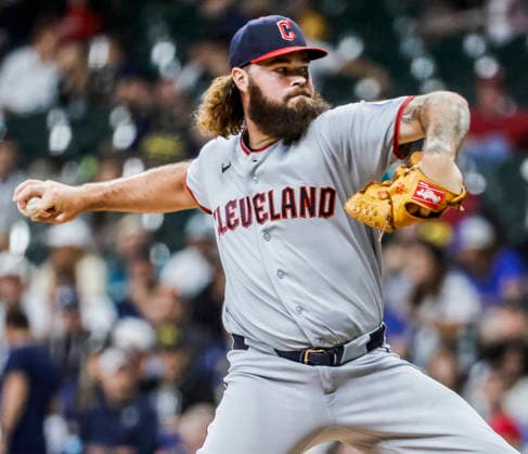 Cleveland Guardians relief pitcher Hunter Gaddis throws in the seventh inning of the MLB, Baseball Herren, USA game between the Cleveland Guardians and the Milwaukee Brewers at American Family Field in Milwaukee, Wisconsin on Tuesday, June 16, 2026.  MIL20260616820 TANNENxMAURY