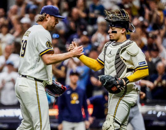 Milwaukee Brewers closing pitcher Trevor Megill (L) and Milwaukee Brewers catcher William Contreras (R) celebrate after the final out in the ninth inning of the MLB, Baseball Herren, USA game between the Cleveland Guardians and the Milwaukee Brewers at American Family Field in Milwaukee, Wisconsin on Tuesday, June 16, 2026. The Brewers beat the Guardians 2-1.  4MIL20260616824 TANNENxMAURY