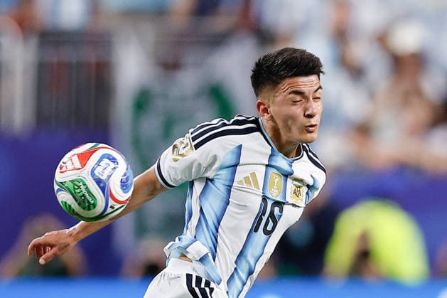 Thiago Almada of Argentina goes for the ball during the FIFA World Cup, WM, Weltmeisterschaft, Fussball 2026 group stage match Argentina against Algeria at Arrowhead Stadium in Kansas, United States, 16 June 2026. FIFA World Cup 2026 - Group J - Argentina vs Algeria !ACHTUNG: NUR REDAKTIONELLE NUTZUNG!  Copyright: xJuanxIgnacioxRoncoronix GR3168 20260617-55020616830_1