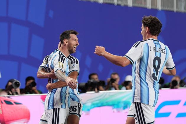 Argentina v Algeria - FIFA World Cup, WM, Weltmeisterschaft, Fussball 2026 - Group J KANSAS CITY, UNITED STATES - JUNE 16: Lionel Messi of Argentina celebrates with his teammates after scoring a goal during the 2026 FIFA World Cup First Stage Group J match between Argentina and Algeria at Arrowhead Stadium (Kansas City Stadium) in Kansas City, Missouri, United States on June 16, 2026. Hakan Akgun Anadolu Missouri United States. Editorial use only. Please get in touch for any other usage.  Copyright: x2026xAnadoluxHakanxAkgunx