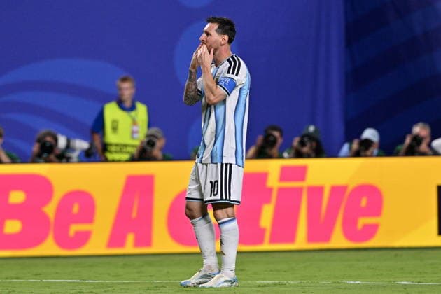 FIFA World Cup, WM, Weltmeisterschaft, Fussball 2026 - Group J - Argentina vs Algeria Lionel Messi of Argentina celebrates with supporters after scoring the 2-0 goal during the FIFA World Cup 2026 group stage match Argentina against Algeria, in Kansas City, Missouri, USA, 16 June 2026. KANSAS CITY United States  Copyright: xAMYxKONTRASx