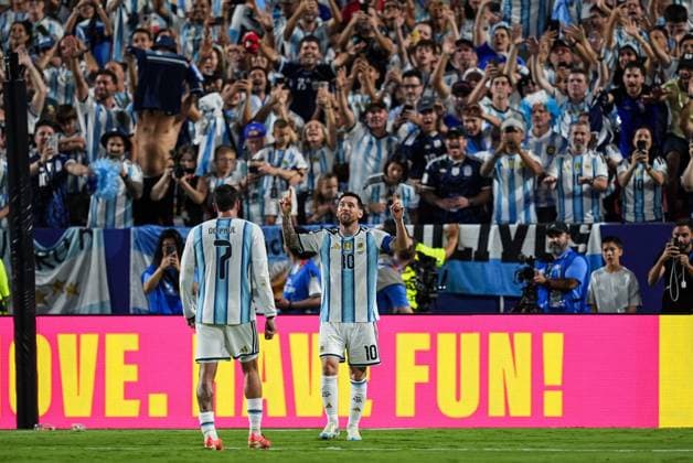 Lionel Messi of Argentina celebrates his third goal and points to the sky Argentina v Algeria, 2026 FIFA World Cup, WM, Weltmeisterschaft, Fussball Group J, Football, Kansas City Stadium, Kansas, Missouri, USA - 16 Jun 2026Kansas Kansas City Stadium Missouri (MO) United States of America EDITORIAL USE ONLY No use with unauthorised audio, video, data, fixture lists, club league logos or live services. Online in-match use limited to 120 images, no video emulation. No use in betting, games or single club league player publications.  Copyright: xIsmaelxAdnan Shutterstockx 16929214eo