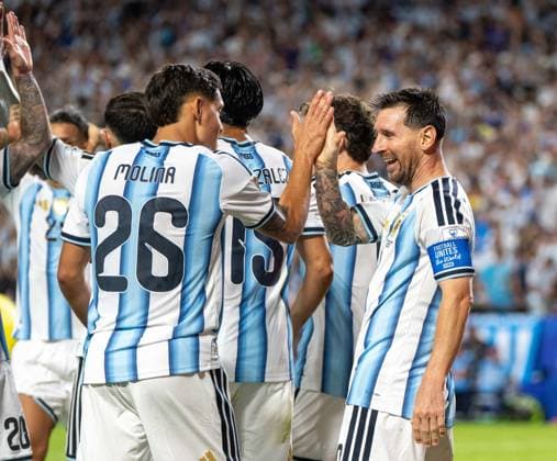 Fußball, Herren, FIFA World Cup, WM, Weltmeisterschaft, Fussball 2026 in Mexiko, Kanada und USA, Spiel in Kansas City (Gruppe J, 1. Spieltag), Argentinien - Algerien, Nahuel Molina (Argentinien), Lionel Messi (Argentinien), Jubel nach Tor zum 3:0, 16.06. 2026,