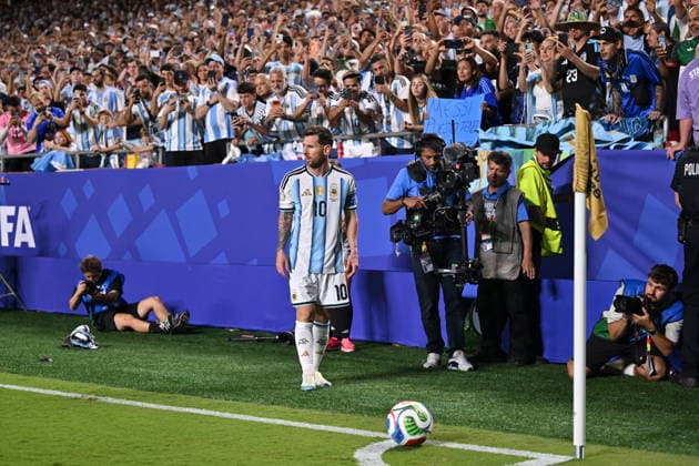 FIFA World Cup, WM, Weltmeisterschaft, Fussball 2026 - Group J - Argentina vs Algeria Lionel Messi of Argentina take a corner kick during the FIFA World Cup 2026 group stage match Argentina against Algeria, in Kansas City, Missouri, USA, 16 June 2026. KANSAS CITY United States  Copyright: xAMYxKONTRASx