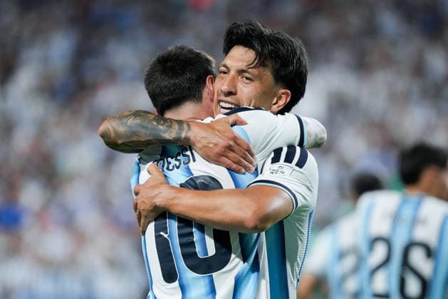 Lisandro Martinez of Argentina celebrates the team s second goal during a FIFA Men’s World Cup 2026 Group Stage football match between Argentina and Algeria at Kansas City Stadium, in Kansas City on June 16th 2026 (Photo by Alexandra Fechete SPP)  Copyright: xAlexandraxFechete SPPx Sportspressphoto_SPR168151