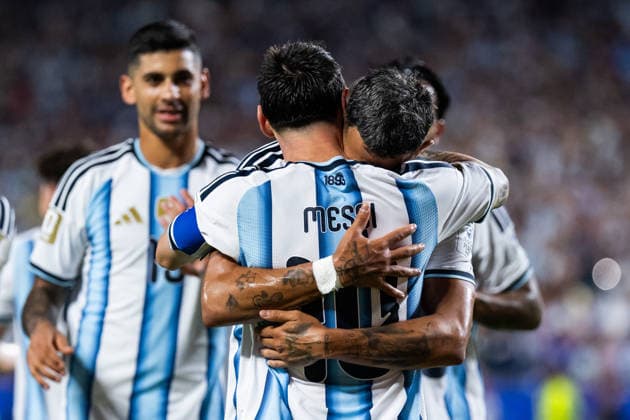 260616 Lionel Messi and Facundo Medina celebrate after 3-0 during the FIFA World Cup, WM, Weltmeisterschaft, Fussball 2026 football match between Argentina and Algeria on June 16, 2026 in Kansas City. Photo: Joel Marklund BILDBYRAN kod JM JM0825 bbeng fotboll football soccer fotball vm fotbolls-vm fotball-vm fotbolls-vm 2026 fifa world cup 2026 argentina algeria algeriet celebration jubel