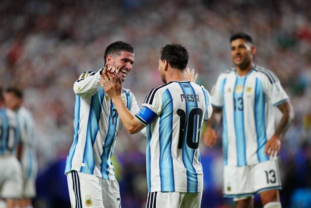 Argentina v Algeria - FIFA World Cup, WM, Weltmeisterschaft, Fussball 2026 - Group J KANSAS CITY, UNITED STATES - JUNE 16: Lionel Messi of Argentina celebrates after completing a hat-trick during the 2026 FIFA World Cup First Stage Group J match between Argentina and Algeria at Arrowhead Stadium (Kansas City Stadium) in Kansas City, Missouri, United States on June 16, 2026. Hakan Akgun Anadolu Missouri United States. Editorial use only. Please get in touch for any other usage.  Copyright: x2026xAnadoluxHakanxAkgunx