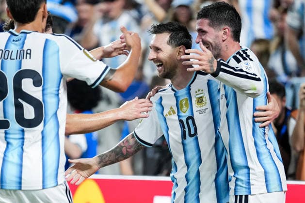 Lionel Messi of Argentina and team mates celebrate after scoring the team s third goal during a FIFA Men’s World Cup 2026 Group Stage football match between Argentina and Algeria at Kansas City Stadium, in Kansas City on June 16th 2026 (Photo by Alexandra Fechete SPP)  Copyright: xAlexandraxFechete SPPx Sportspressphoto_SPR168167