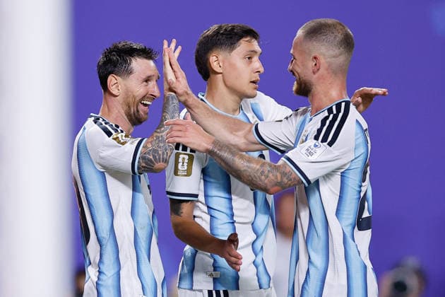 Lionel Messi (L) of Argentina celebrates a goal during the FIFA World Cup, WM, Weltmeisterschaft, Fussball 2026 group stage match Argentina against Algeria at Arrowhead Stadium in Kansas, United States, 16 June 2026. FIFA World Cup 2026 - Group J - Argentina vs Algeria !ACHTUNG: NUR REDAKTIONELLE NUTZUNG!  Copyright: xJuanxIgnacioxRoncoronix GR3213 20260617-55020617001_1