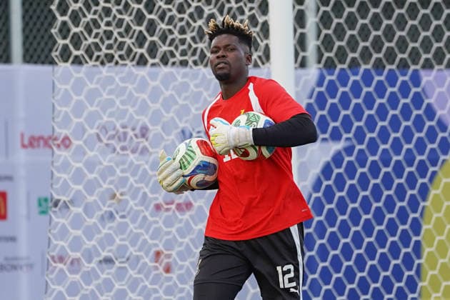 Ghana Training Day Ahead FIFA World Cup, WM, Weltmeisterschaft, Fussball Match Against Panama Joseph Anang 12 of Ghana national football team warms-up during the training day ahead the 2026 FIFA World Cup Group L match against Panama at Centennial Park. on June 16, 2026 in Toronto, Canada. (Photo by Leonardo Ramirez Eyepix Group) Copyright: xLeonardoxRamirezx xEyepixxGroupx LR16062026-03772