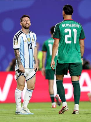 (260617) -- KANSAS CITY, June 17, 2026 -- Lionel Messi (L) of Argentina reacts during the group J match between Argentina and Algeria at the FIFA World Cup, WM, Weltmeisterschaft, Fussball 2026 at Kansas City Stadium in Kansas City, the United States, June 16, 2026. ) (SP)U.S.-KANSAS CITY-FOOTBALL-FIFA WORLD CUP-GROUP J-ARG VS ALG LixMing 