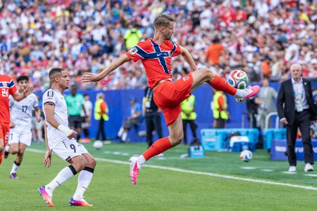 Iraq vs. Norway BOSTON, MA - 16.06.2025: IRAQ VS. NORWAY - Kristoffer Ajer, during the match between Iraq and Norway, valid for the group stage of the 2026 FIFA World Cup, WM, Weltmeisterschaft, Fussball held at Gillette Stadium, in Foxborough, Massachusetts, United States, this Tuesday (16). (Photo: Danilo Fernandes Fotoarena) x2963615x  DaniloxFernandes