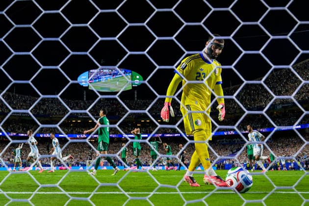 260616 Goalkeeper Luca Zidane of Algeria looks dejected after letting in the 2-0 goal by Lionel Messi of Argentina (not pictured) during the FIFA World Cup, WM, Weltmeisterschaft, Fussball 2026 football match between Argentina and Algeria on June 16, 2026 in Kansas City. Photo: Joel Marklund BILDBYRAN kod JM JM0825 bbeng fotboll football soccer fotball vm fotbolls-vm fotball-vm fotbolls-vm 2026 fifa world cup 2026 argentina algeria algeriet depp *** June 16, 2026  Copyright: JOELxMARKLUND BB260616JM102