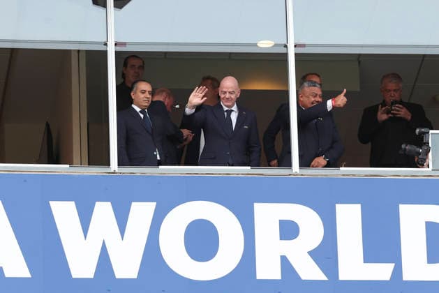KANSAS CITY, MO - JUNE 16: FIFA president Gianni Infantino waves to fans from the suite before the FIFA World Cup, WM, Weltmeisterschaft, Fussball 2026 Group J match between Argentina and Algeria on June 16, 2026 at Kansas City Stadium in Kansas City, MO. (Photo by Scott Winters Icon Sportswire) SOCCER: JUN 16 FIFA World Cup 26 Group J - Argentina vs Algeria EDITORIAL USE ONLY Icon2606161151