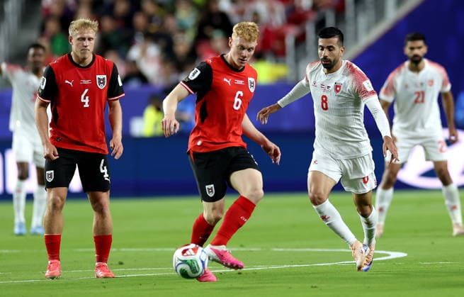FIFA World Cup, WM, Weltmeisterschaft, Fussball 2026 - Group J - Austria vs Jordan Nicolas Seiwald (C) of Austria in action against Noor Al-Rawabdeh of Jordan during the FIFA World Cup 2026 group stage match Austria against Jordan, in San Francisco, USA, 16 June 2026. SAN FRANCISCO United States  Copyright: xBENJAMINxFANJOYx