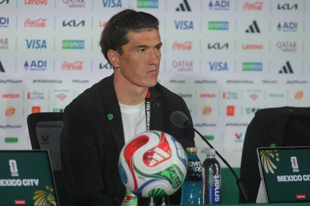 Colombia v Uzbekistan FIFA World Cup, WM, Weltmeisterschaft, Fussball 2026 Group K press conference, PK, Pressekonferenz Eldor Shomurodov forward of Uzbekistan national soccer team speaks during a press conference ahead of the FIFA World Cup Group K first-round match between Colombia and Uzbekistan at Mexico City Stadium. on June 16, 2026 in Mexico City, Mexico. (Photo by Ian Robles Eyepix Group) Copyright: xIanxRobles xEyepixxGroupx EL_16062026_187409JPEG