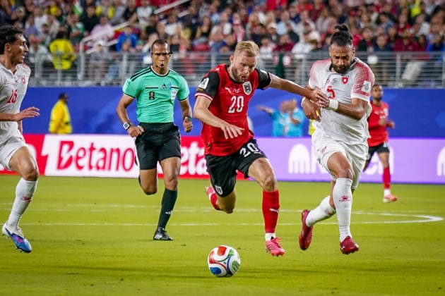 USA: Fußball FIFA World Cup, WM, Weltmeisterschaft, Fussball 2026 Gruppenphase Gruppe J Österreich vs Jordanien San Francisco Bay Area Stadium Levi™s Stadium (Santa Clara County, Kalifornien): Konrad Laimer (Österreich 20) am Ball - Sponsoren, Werbung, Wirtschaft, Werbebande BETANO