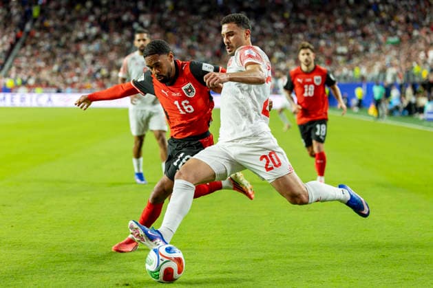 SANTA CLARA, CA - JUNE 16: Mohannad Abu Taha 20 of Jordan crosses the ball during the FIFA World Cup, WM, Weltmeisterschaft, Fussball 2026 Group J match between Austria and Jordan on June 16, 2026 at the San Francisco Bay Area Stadium in Santa Clara, CA.(Photo by Bob Kupbens Icon Sportswire) SOCCER: JUN 16 FIFA World Cup 26 Group J - Austria vs Jordan EDITORIAL USE ONLY Icon260616016