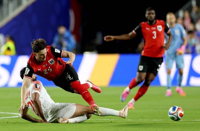 FIFA World Cup, WM, Weltmeisterschaft, Fussball 2026 - Group J - Austria vs Jordan Paul Wanner (top) of Austria in action against Nizar Al-Rashdan of Jordan during the FIFA World Cup 2026 group stage match Austria against Jordan, in San Francisco, USA, 16 June 2026. SAN FRANCISCO United States  Copyright: xBENJAMINxFANJOYx