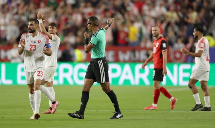 FIFA World Cup, WM, Weltmeisterschaft, Fussball 2026 - Group J - Austria vs Jordan Referee Dahane Beida rules a goal by Austria as offside following a VAR review during the FIFA World Cup 2026 group stage match Austria against Jordan, in San Francisco, USA, 16 June 2026. SAN FRANCISCO United States  Copyright: xBENJAMINxFANJOYx