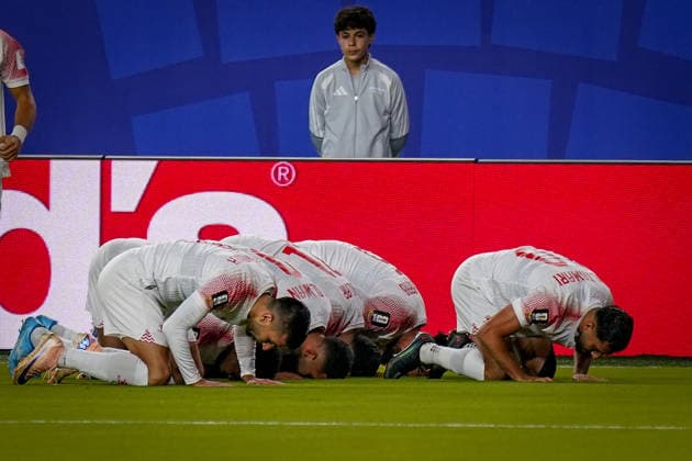 USA: Fußball FIFA World Cup, WM, Weltmeisterschaft, Fussball 2026 Gruppenphase Gruppe J Österreich vs Jordanien San Francisco Bay Area Stadium Levi™s Stadium (Santa Clara County, Kalifornien): Tor und Torjubel und Gebet zum 1:1 durch Ali Olwan (Jordanien 9) Freude, Emotionen, Jubel