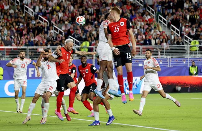 FIFA World Cup, WM, Weltmeisterschaft, Fussball 2026 - Group J - Austria vs Jordan Philipp Lienhart (top R) of Austria beats Abdallah Nasib of Jordan to the header during the FIFA World Cup 2026 group stage match Austria against Jordan, in San Francisco, USA, 16 June 2026. SAN FRANCISCO United States  Copyright: xBENJAMINxFANJOYx