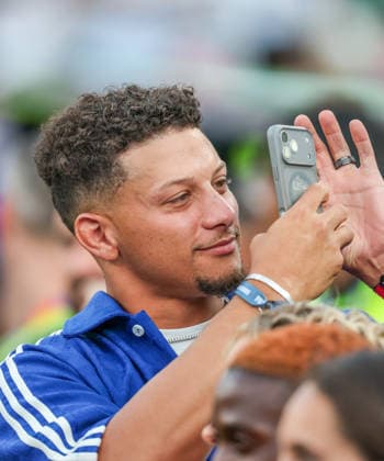 JUNE 16, 2026: Kansas City Chiefs quarterback, Patrick Mahomes was in attendance to watch the match between Algeria and Argentina at Kansas City Stadium in Kansas City, MO. CSM FIFA World Cup, WM, Weltmeisterschaft, Fussball 2026: Algeria Vs Argentina JUN 16  - ZUMAc04_ 20260617_zma_c04_015 Copyright: xRomanxPunox