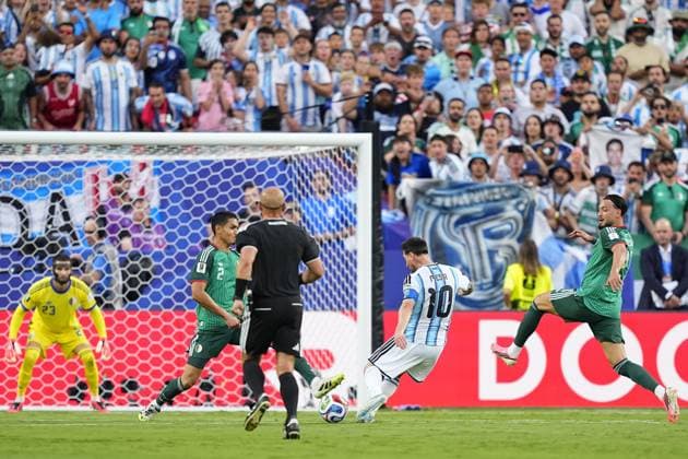 Football: 2026 World Cup Argentina s Lionel Messi (10) scores the opening goal in the first half of a World Cup Group J football match against Algeria at Kansas City Stadium in Kansas City, Missouri, on June 16, 2026.  A14AA0005619108P