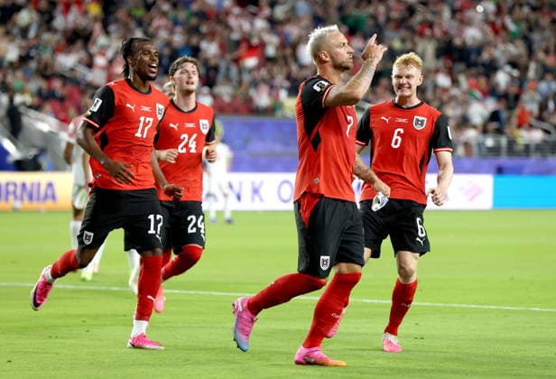FIFA World Cup, WM, Weltmeisterschaft, Fussball 2026 - Group J - Austria vs Jordan Marko Arnautovic (C) of Austria is celebrated by teammates after scoring his team s third goal from a penalty during the FIFA World Cup 2026 group stage match Austria against Jordan, in San Francisco, USA, 16 June 2026. SAN FRANCISCO United States  Copyright: xBENJAMINxFANJOYx