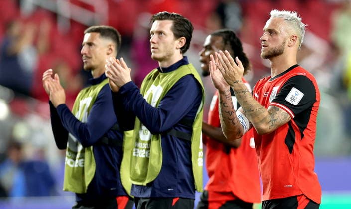 FIFA World Cup, WM, Weltmeisterschaft, Fussball 2026 - Group J - Austria vs Jordan Marko Arnautovic (R) of Austria and teammates applaud fans after the FIFA World Cup 2026 group stage match Austria against Jordan, in San Francisco, USA, 16 June 2026. Austria won 3-1. SAN FRANCISCO United States  Copyright: xBENJAMINxFANJOYx