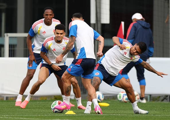 (260617) -- MEXICO CITY, June 17, 2026 -- Luis Diaz (2nd L) of Colombia attends a training session ahead of the group K stage match against Uzbekistan at the FIFA World Cup, WM, Weltmeisterschaft, Fussball 2026 in Mexico City, Mexico, June 16, 2026. (Photo by Xinhua) (SP)MEXICO-MEXICO CITY-FOOTBALL-FIFA WORLD CUP-TEAM COLOMBIA-TRAINING FranciscoxCanedo 
