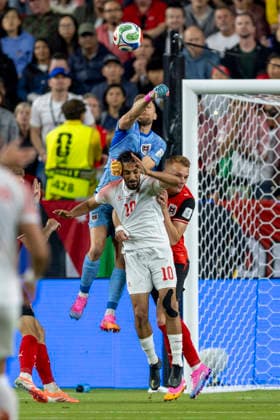 SANTA CLARA, CA - JUNE 16: Alexander Schlager 1 of Austria punches away the ball during the FIFA World Cup, WM, Weltmeisterschaft, Fussball 2026 Group J match between Austria and Jordan on June 16, 2026 at the San Francisco Bay Area Stadium in Santa Clara, CA.(Photo by Bob Kupbens Icon Sportswire) SOCCER: JUN 16 FIFA World Cup 26 Group J - Austria vs Jordan EDITORIAL USE ONLY Icon260616055