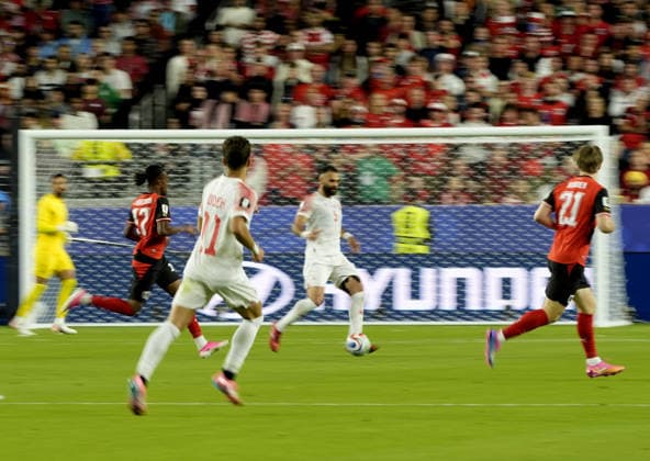 Austria vs Jordan - FIFA World Cup, WM, Weltmeisterschaft, Fussball 2026 - Group J SANTA CLARA, UNITED STATES - JUNE 16: Yazan Al-Arab (5) of Jordan in action against Patrick Wimmer (21) of Austria during the 2026 FIFA World Cup First Stage Group J match between Jordan and Austria at the San Francisco Bay Area Stadium (Levi’s Stadium) in Santa Clara, California, United States on June 16, 2026. Tayfun Coskun Anadolu California United States. Editorial use only. Please get in touch for any other usage.  Copyright: x2026xAnadoluxTayfunxCoskunx