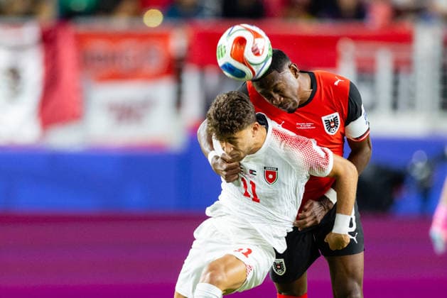 SANTA CLARA, CA - JUNE 16: Marcel Sabitzer 9 of Austria heads the ball over Odeh al-Fakhouri 11 of Jordan during the FIFA World Cup, WM, Weltmeisterschaft, Fussball 2026 Group J match between Austria and Jordan on June 16, 2026 at San Francisco Bay Area Stadium in Santa Clara, CA. (Photo by Matthew Huang Icon Sportswire) SOCCER: JUN 16 FIFA World Cup 26 Group J - Austria vs Jordan EDITORIAL USE ONLY Icon260616006