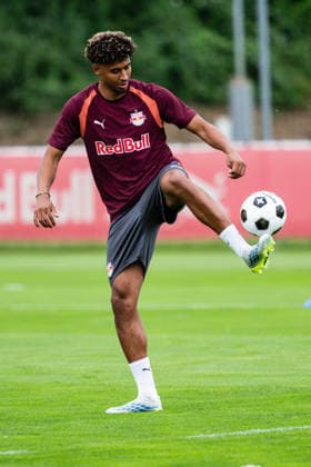 SOCCER - BL, RBS, training start SALZBURG,AUSTRIA,17.JUN.26 - SOCCER - ADMIRAL Bundesliga, Red Bull Salzburg, training start. Image shows Justin Omoregie (RBS).  GEPAxpictures xJulioxArellano